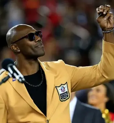 Terrell Owens Says Hall of Fame Process Is ‘Broken’ After Belichick, Kraft Snubs